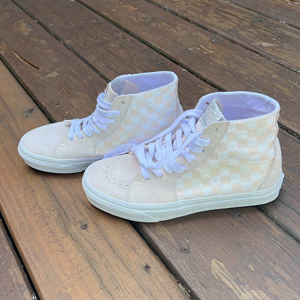 Vans Checkered High Tops W 8.5, M 7